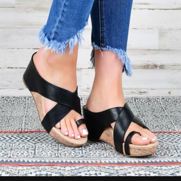 Women’s wedge sandals - Picture 1 of 6